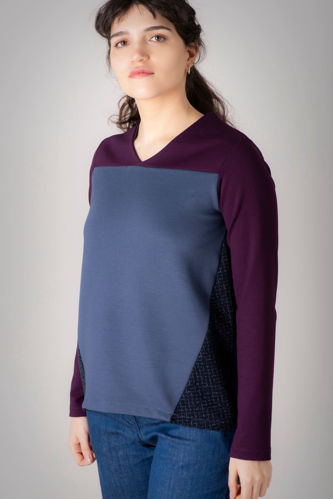 LAUREL. Blue